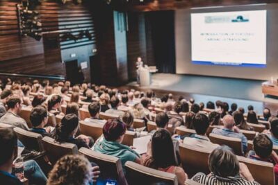 Service de communication, prestations et solutions techniques en sonorisation, éclairages et audiovisuel